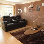 Mini Cinema & Movie With Ps5 Apartment *